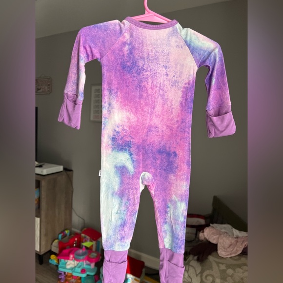 Little Sleepies Purple Watercolor Zippy Pajamas Size 0-3M VGUC - Picture 4 of 9
